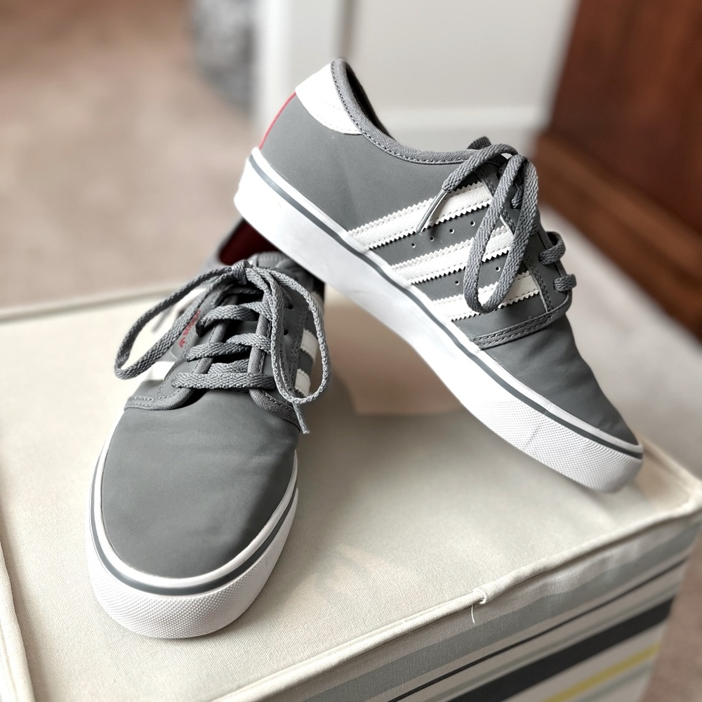 Gray and White Adidas Youth Size 4 1/2